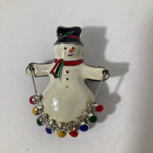 Enamel Snowman Holding String of Christmas Lights Brooch Pendant 2" White Red Gr